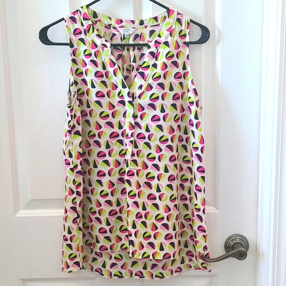 Crown & Ivy Patterned Sleeveless top